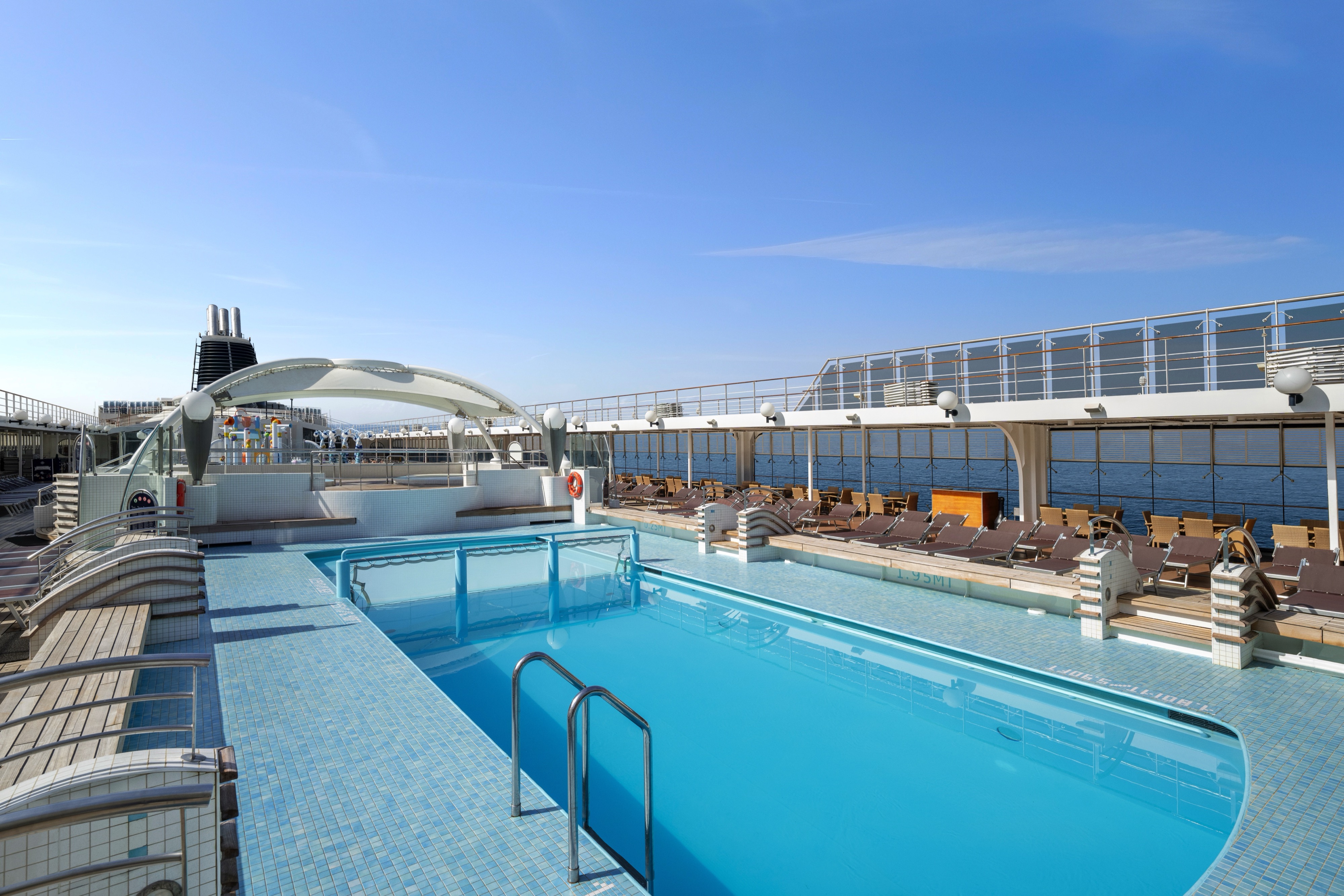 MSC Lirica - Swimming Pools